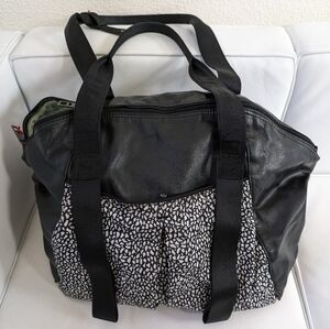 Lululemon Free to Be weekender or gym bag